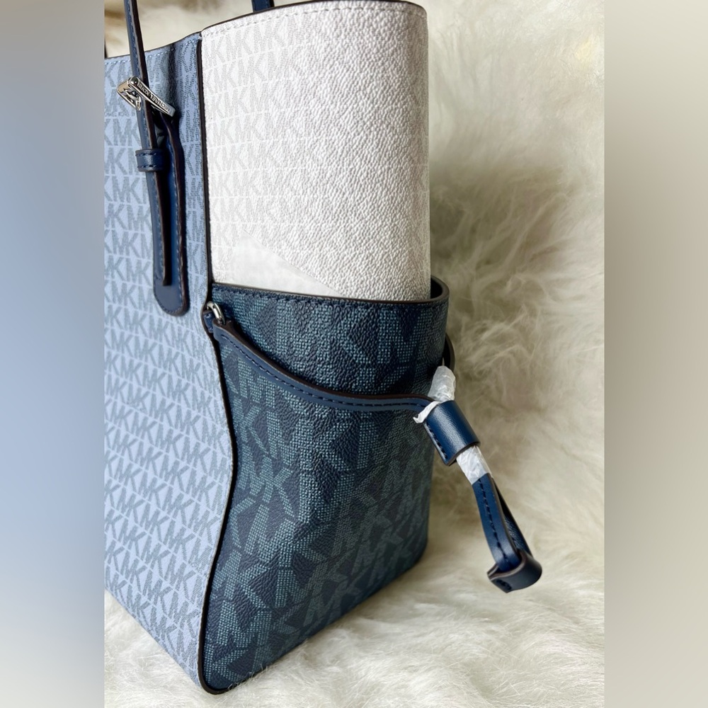Michael Kors Voyager Large Color Block Signature Logo in Admiral Multi - Picture 6 of 12